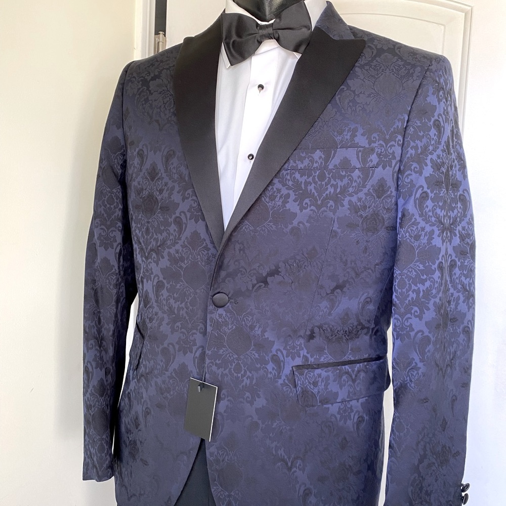 NWT Brand new ultra slim peak lapel Navy blue Tuxedo Jacket by Couture 1901